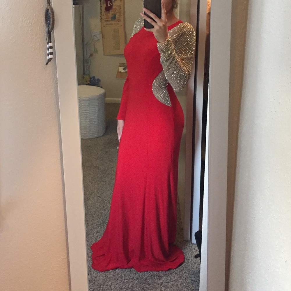 Red prom shimmy